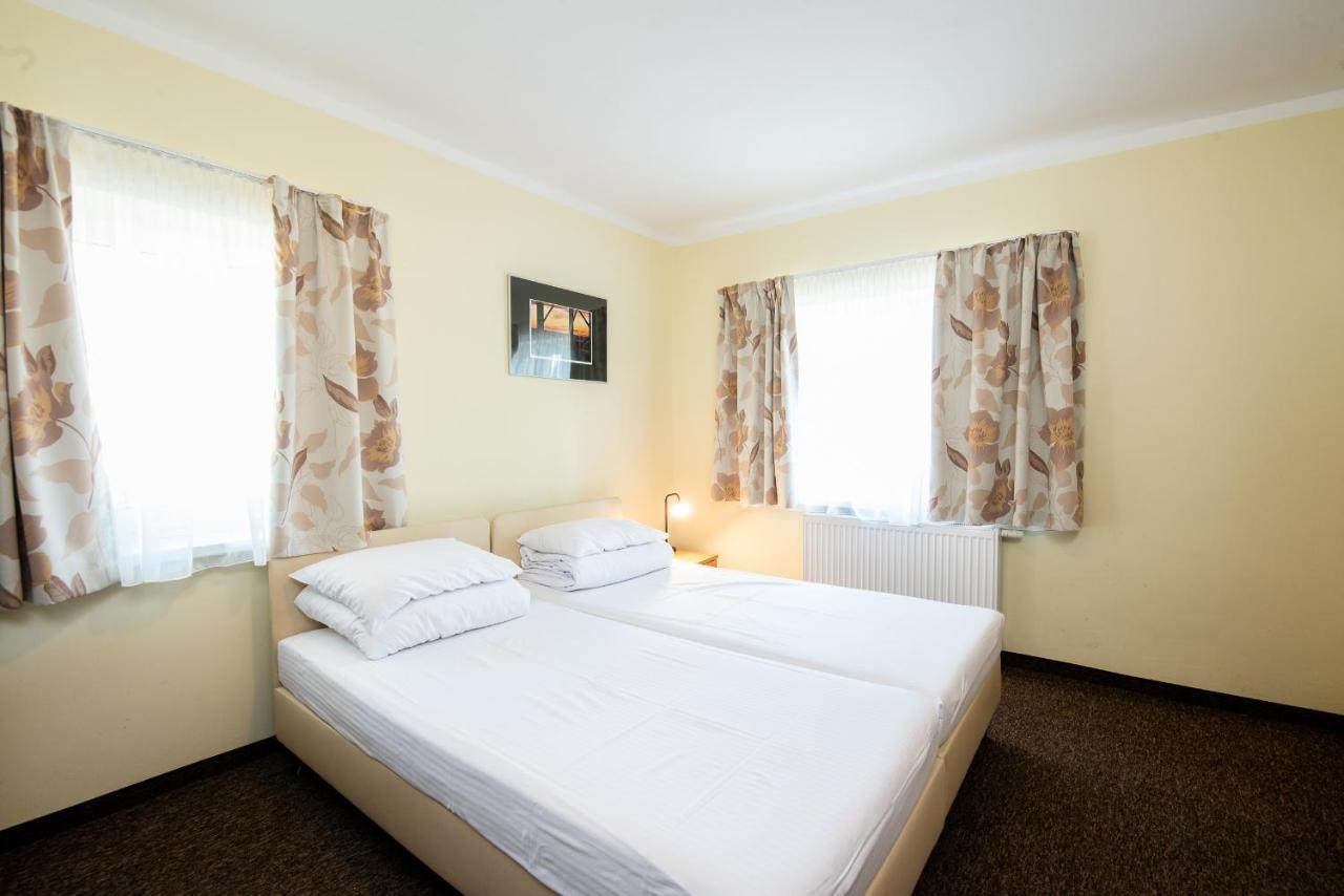 Nad Brzegiem Baltyku Hotel Sarbinowo Bagian luar foto